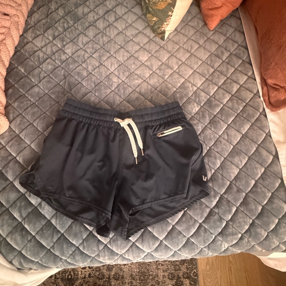 Vuori Black Clementine Athletic Shorts Lightweight Elastic Waist